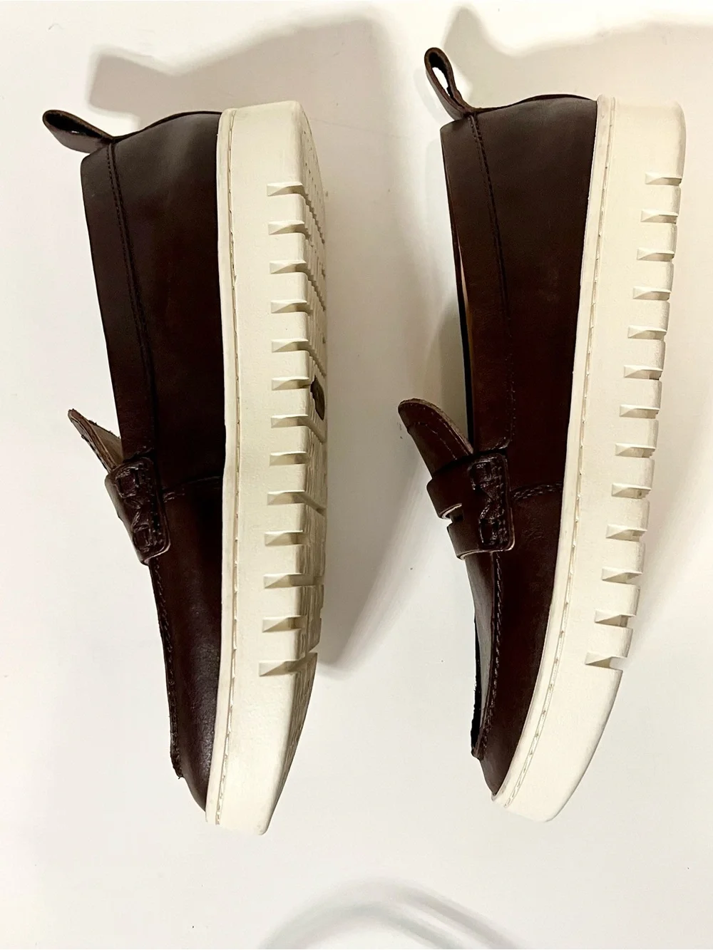 NWOB $140 Vionic Chantel Brown Leather Loafer Sneaker 6.5